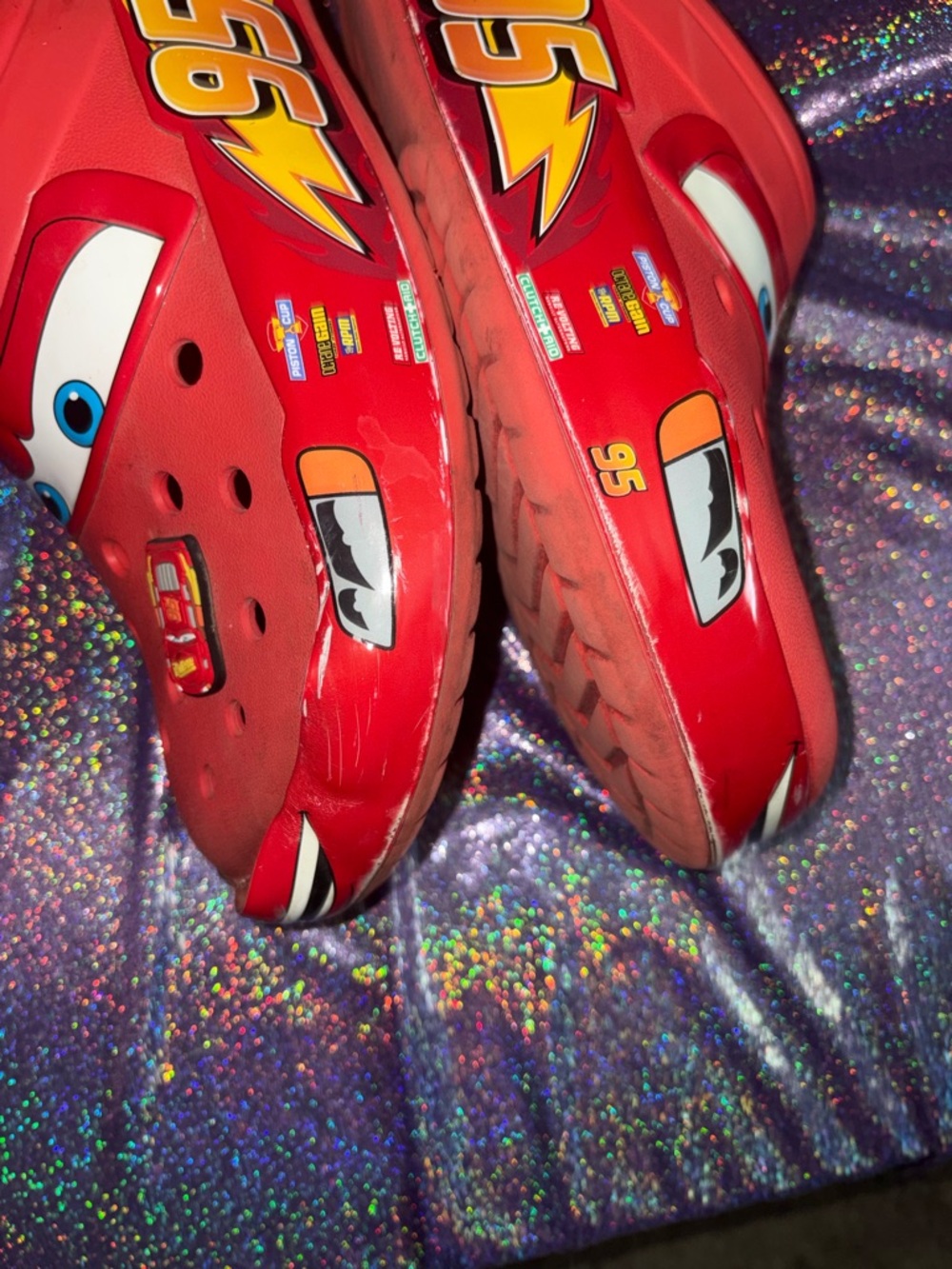 Mens Lightning McQueen Crocs (FLAWED) - Picture 10 of 13